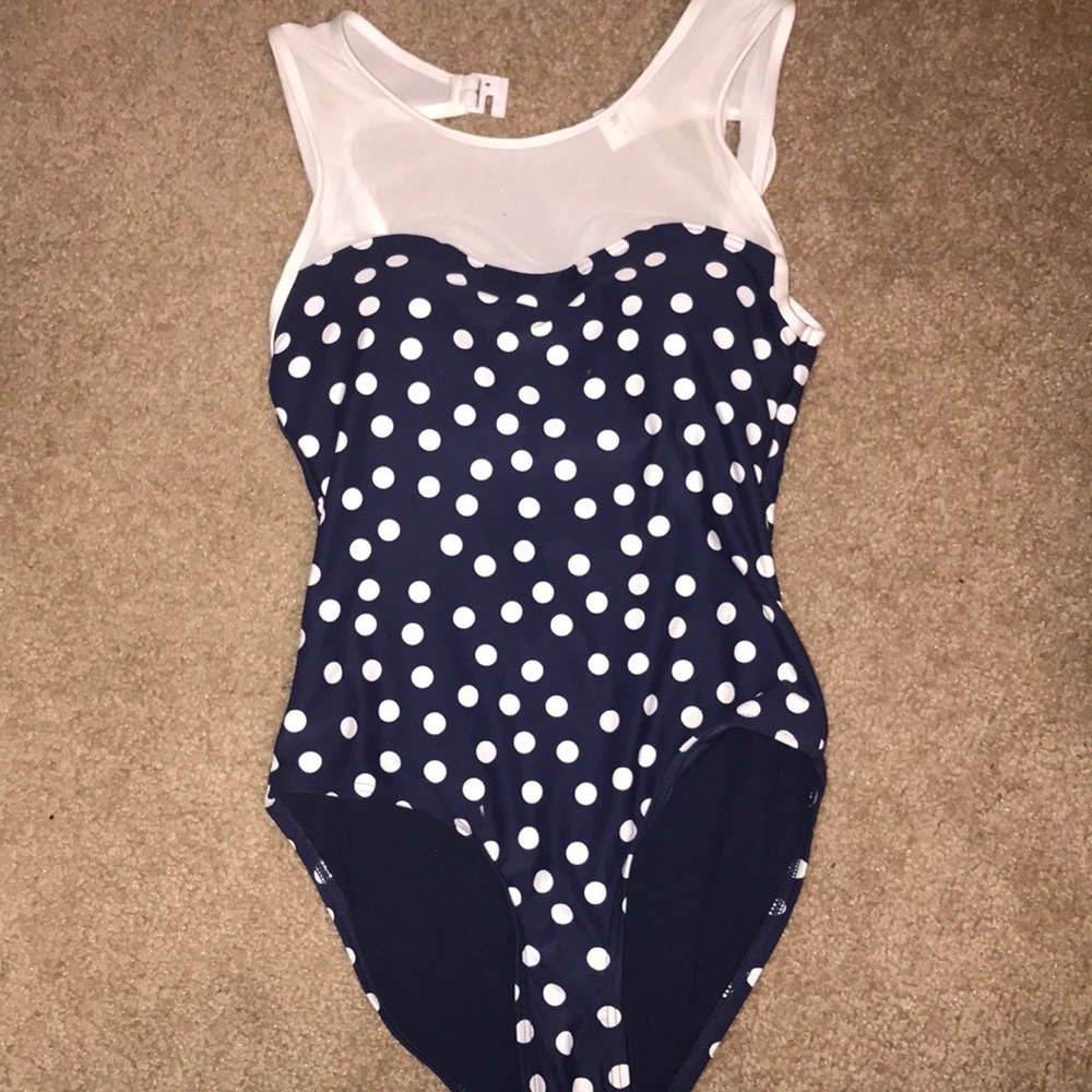 One piece bathing suut